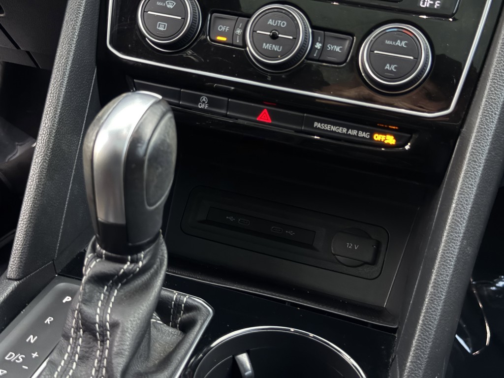 2022 Volkswagen Atlas Cross Sport Image 22