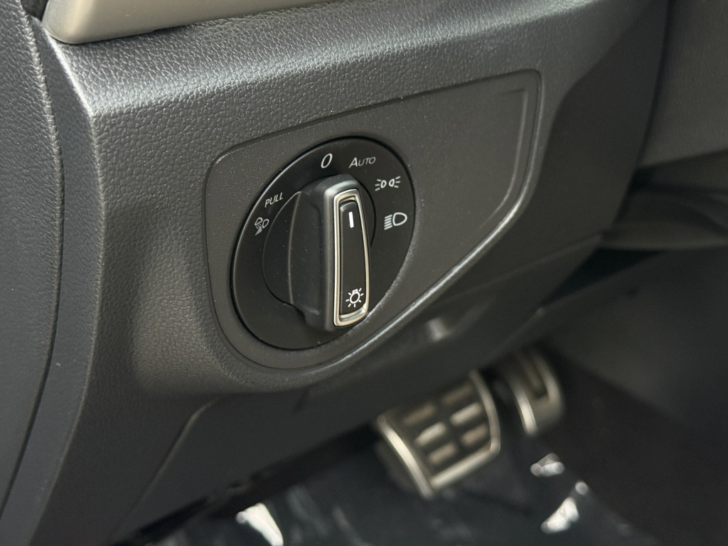 2022 Volkswagen Atlas Cross Sport Image 26