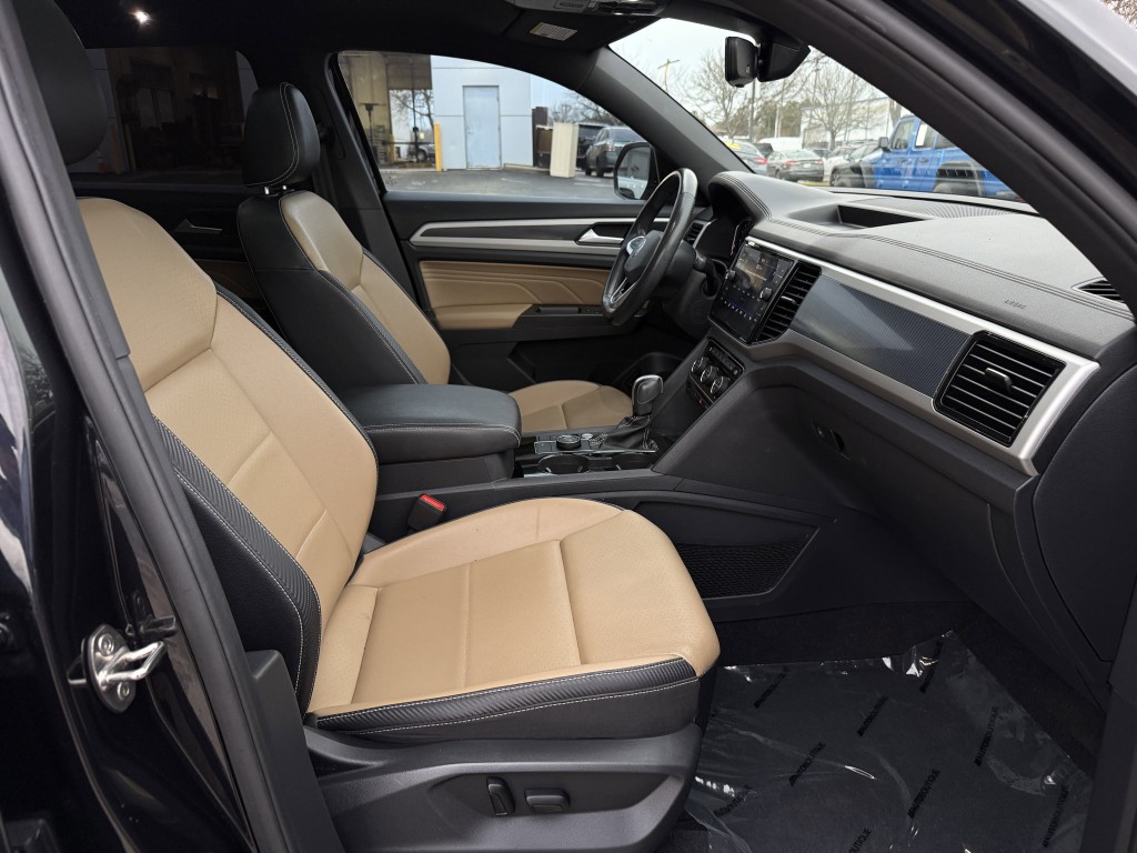 2022 Volkswagen Atlas Cross Sport Image 29