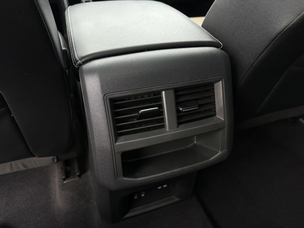 2022 Volkswagen Atlas Cross Sport Image 34