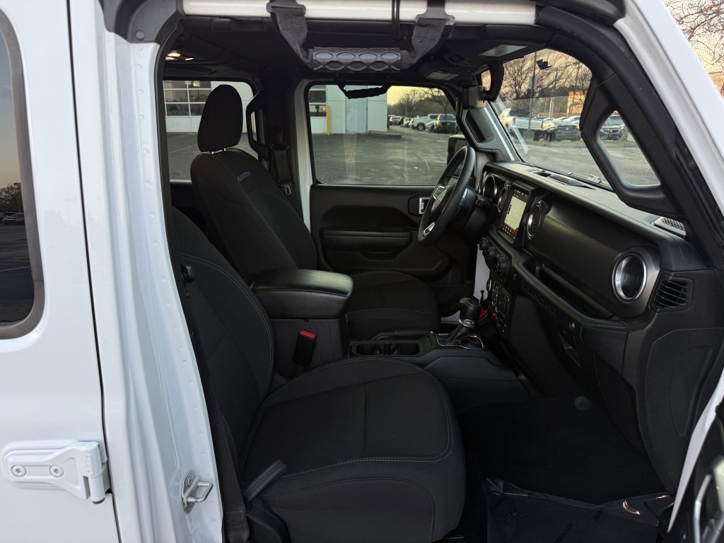 2023 Jeep Wrangler Image 31
