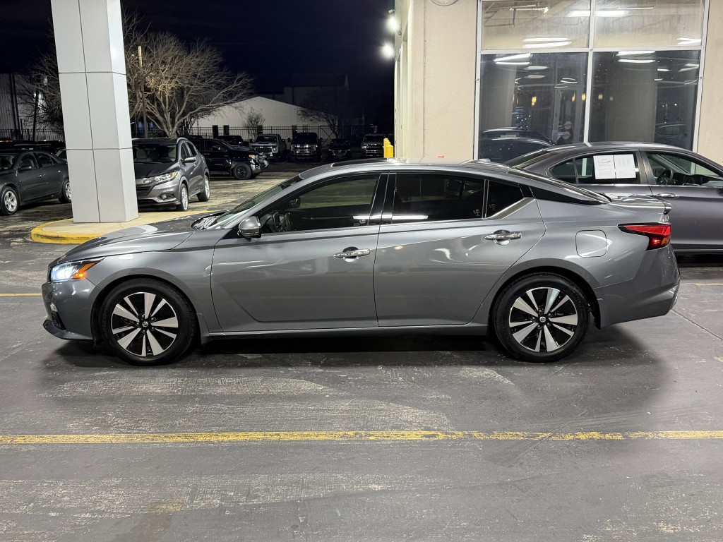 2019 Nissan Altima Image 10
