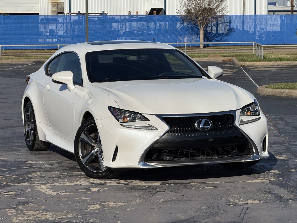 2017 Lexus RC Image 3
