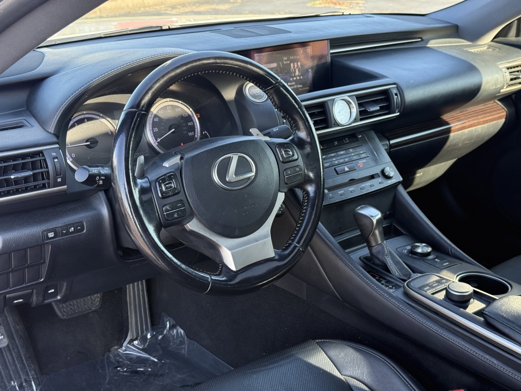 2017 Lexus RC Image 12