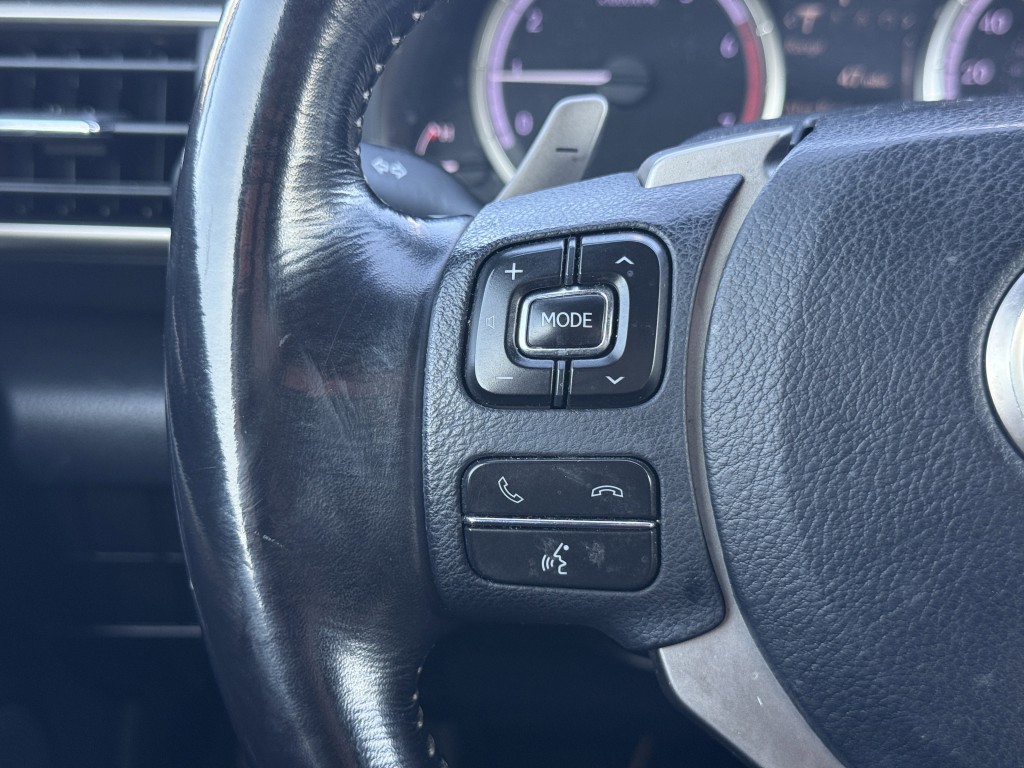 2017 Lexus RC Image 16