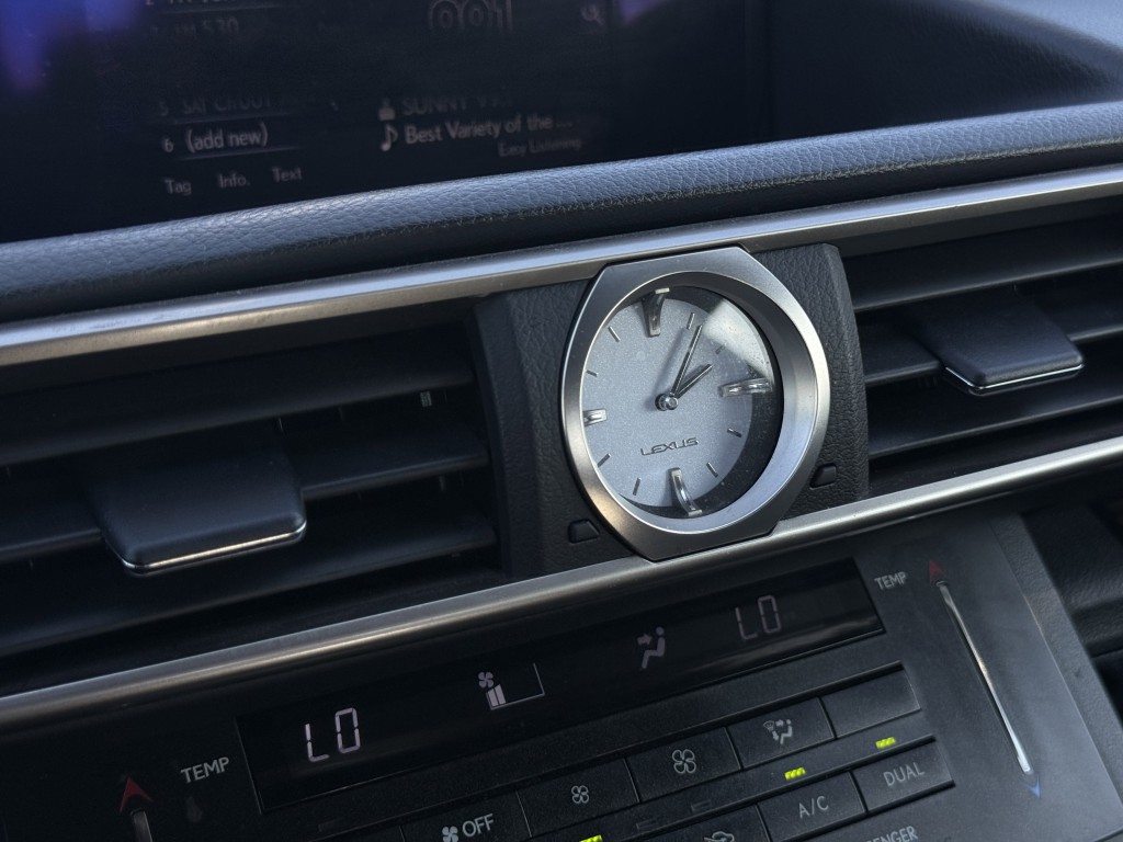 2017 Lexus RC Image 20