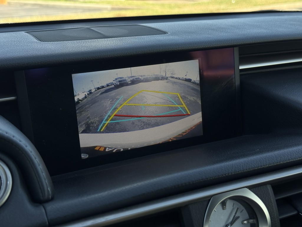 2017 Lexus RC Image 23