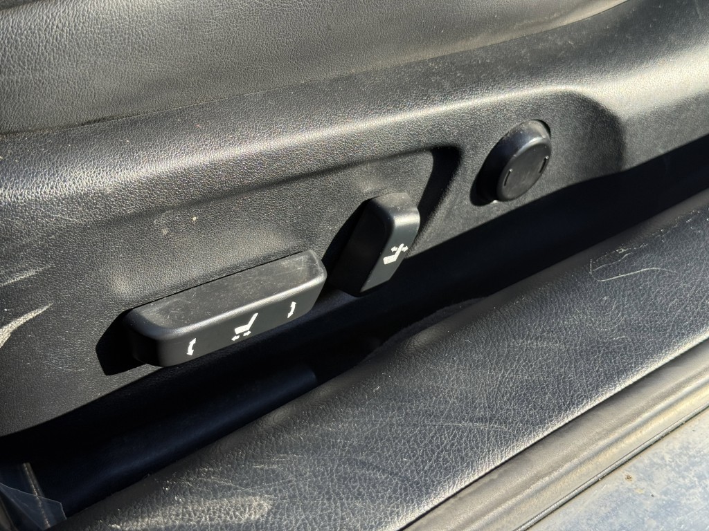 2017 Lexus RC Image 28