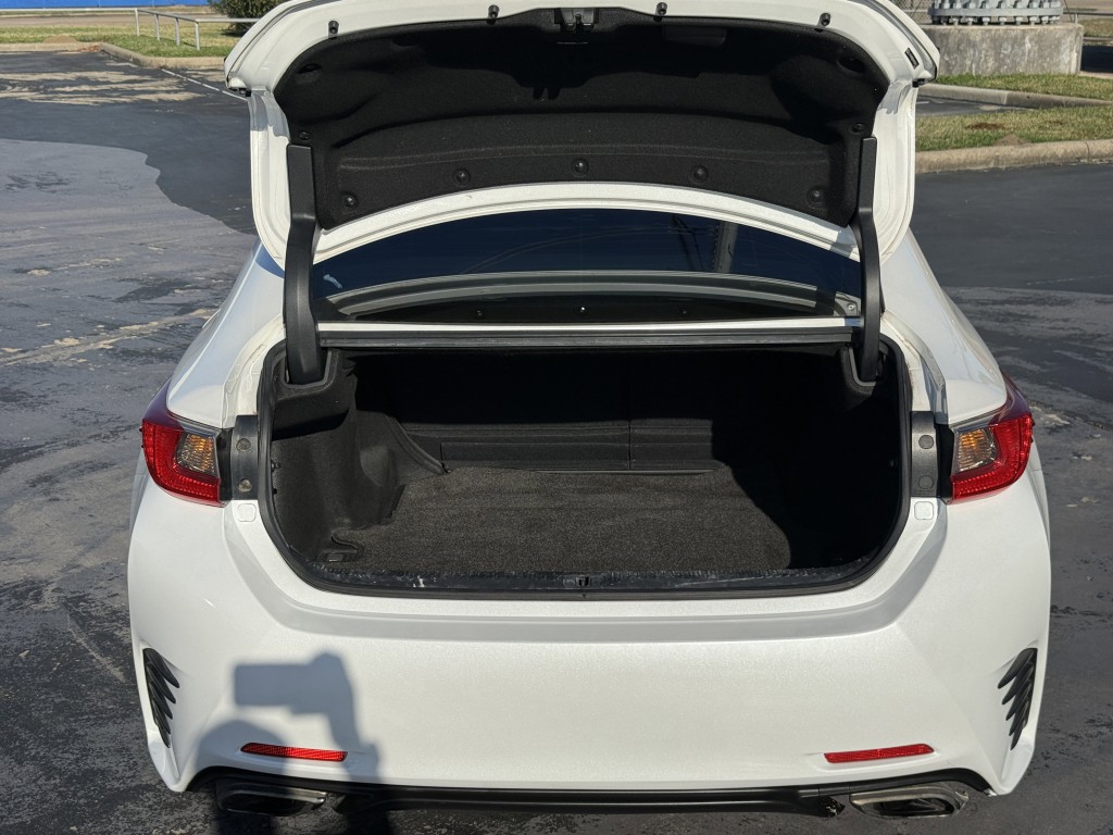 2017 Lexus RC Image 33