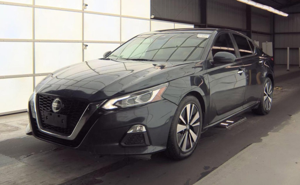 2021 Nissan Altima Image 1