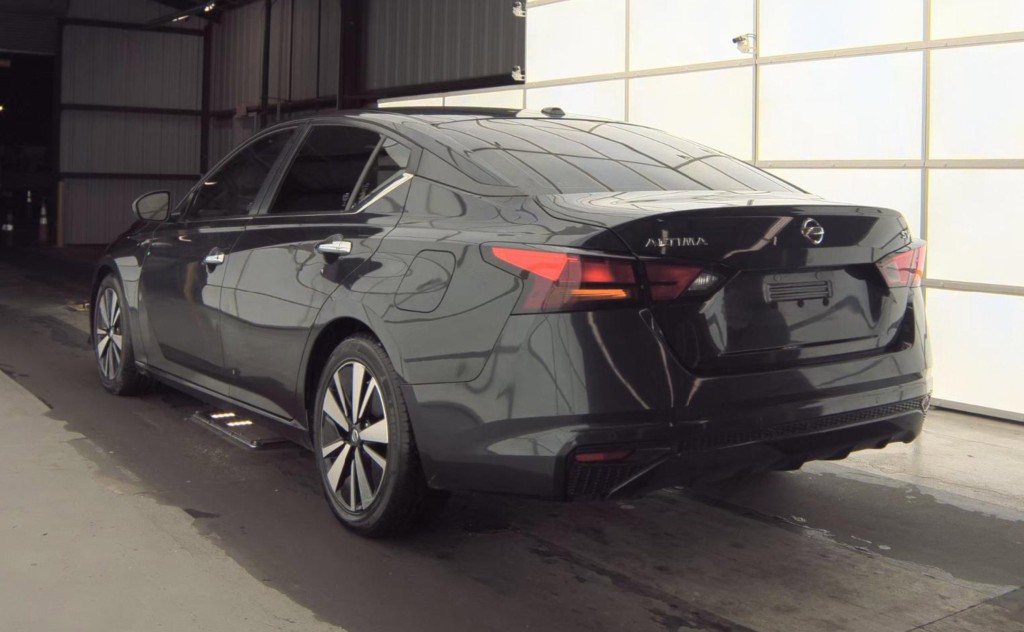 2021 Nissan Altima Image 7