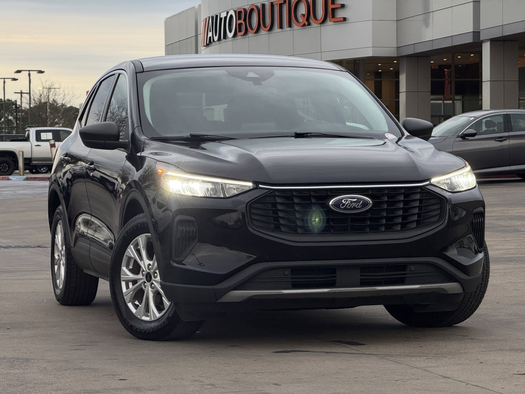 2023 Ford Escape Image 3