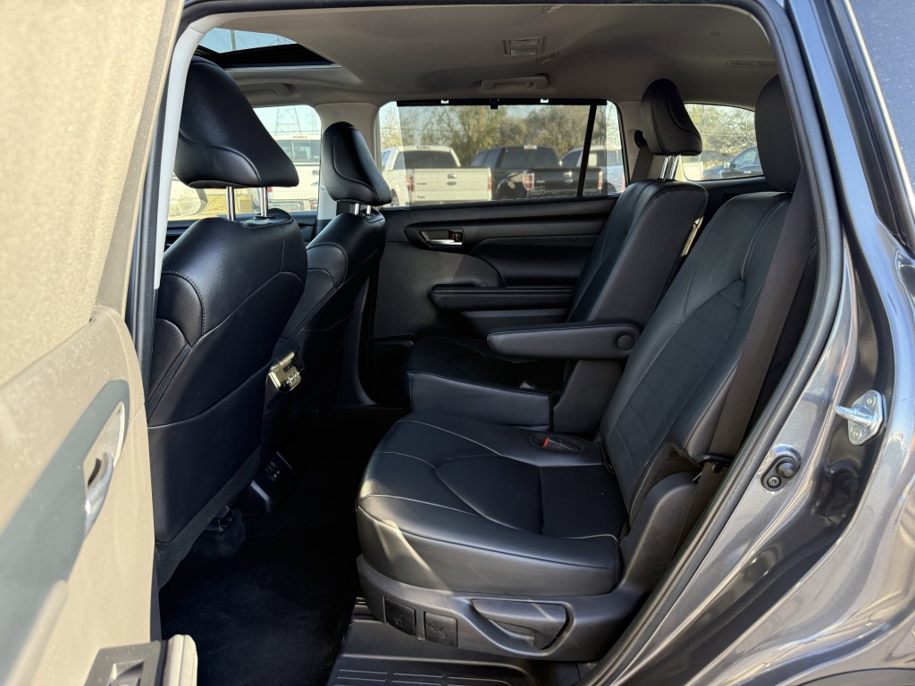 2024 Toyota Highlander Image 32