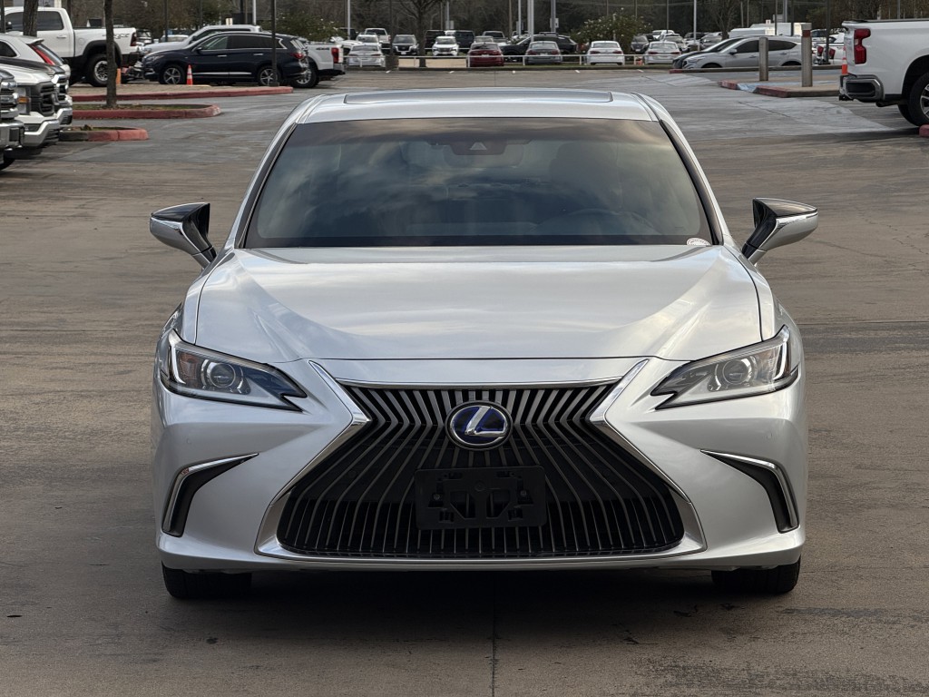 2020 Lexus ES Image 9