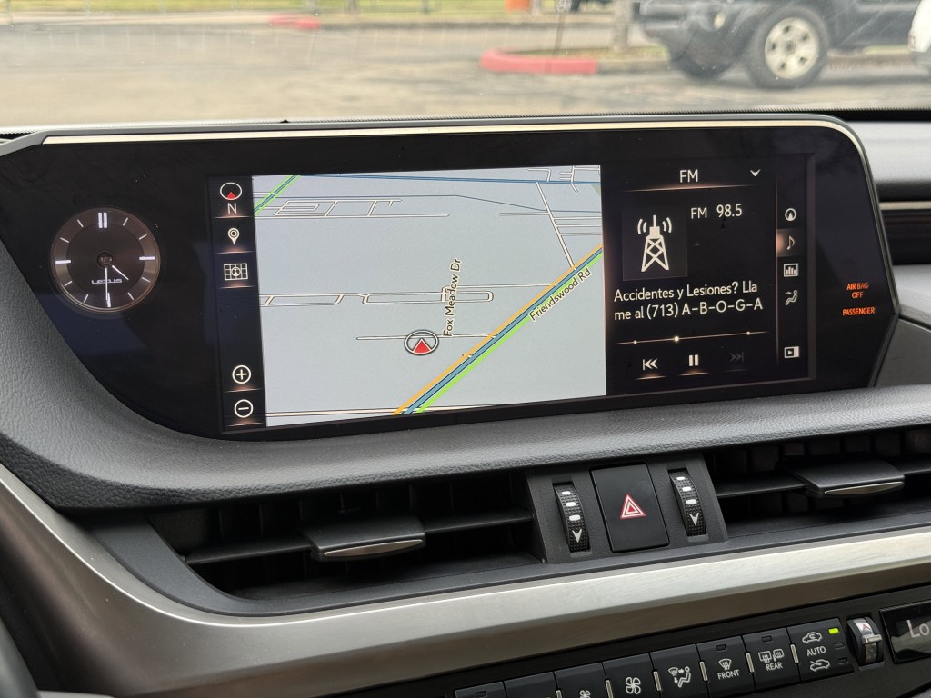 2020 Lexus ES Image 26