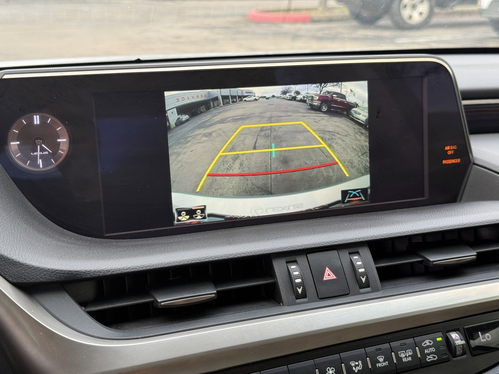 2020 Lexus ES Image 29