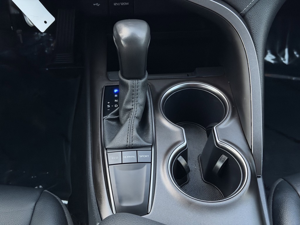 2024 Toyota Camry Image 21