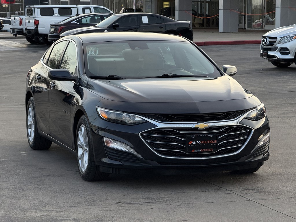 2023 Chevrolet Malibu Image 3
