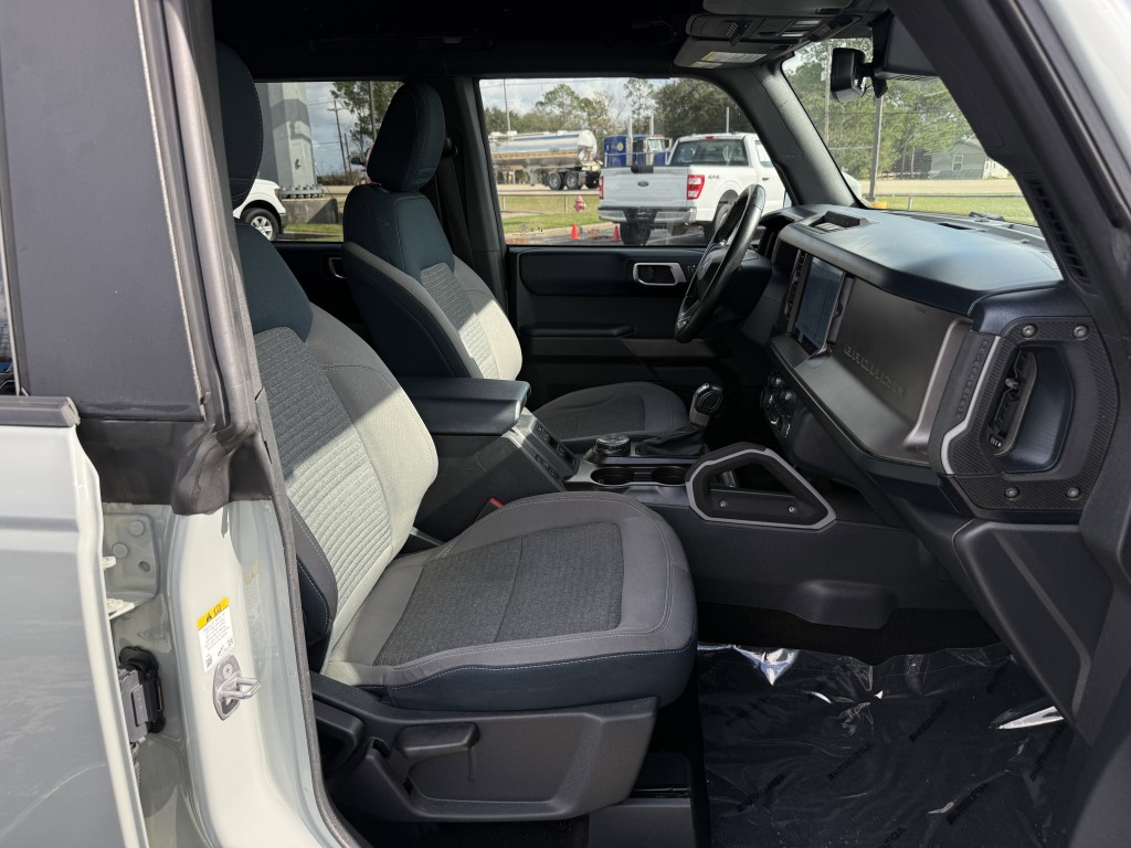 2022 Ford Bronco Image 28