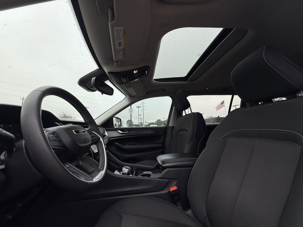 2023 Jeep Grand Cherokee Image 31