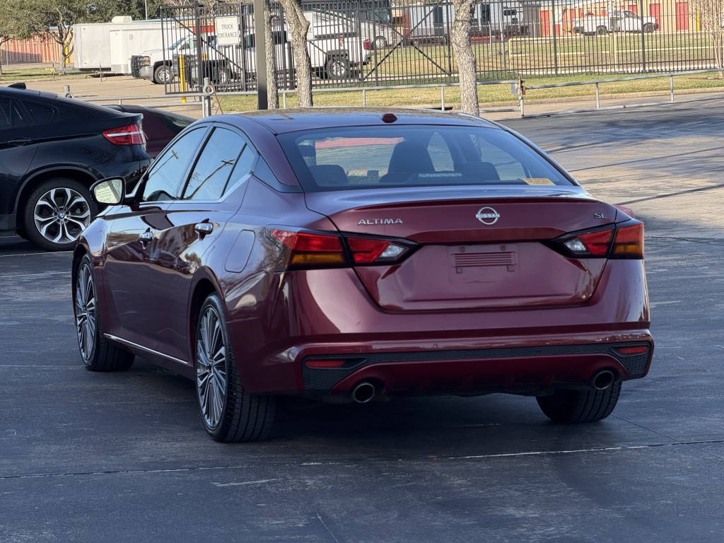 2023 Nissan Altima Image 9
