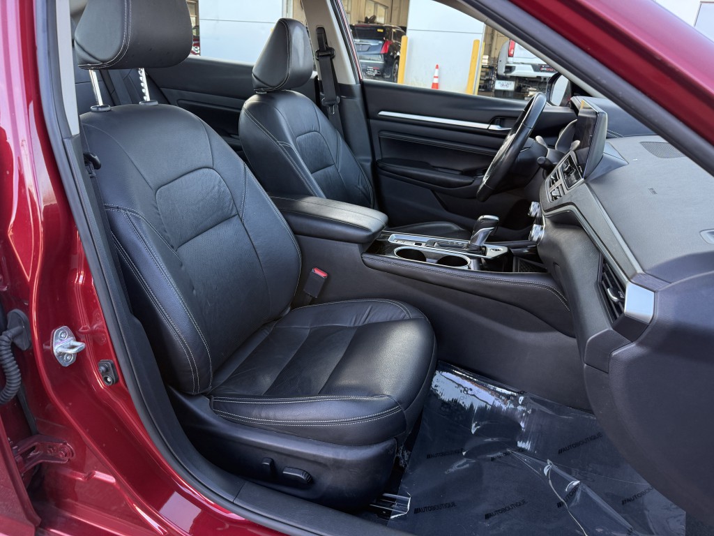 2023 Nissan Altima Image 28