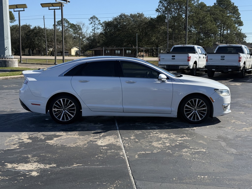 2017 Lincoln MKZ Image 12