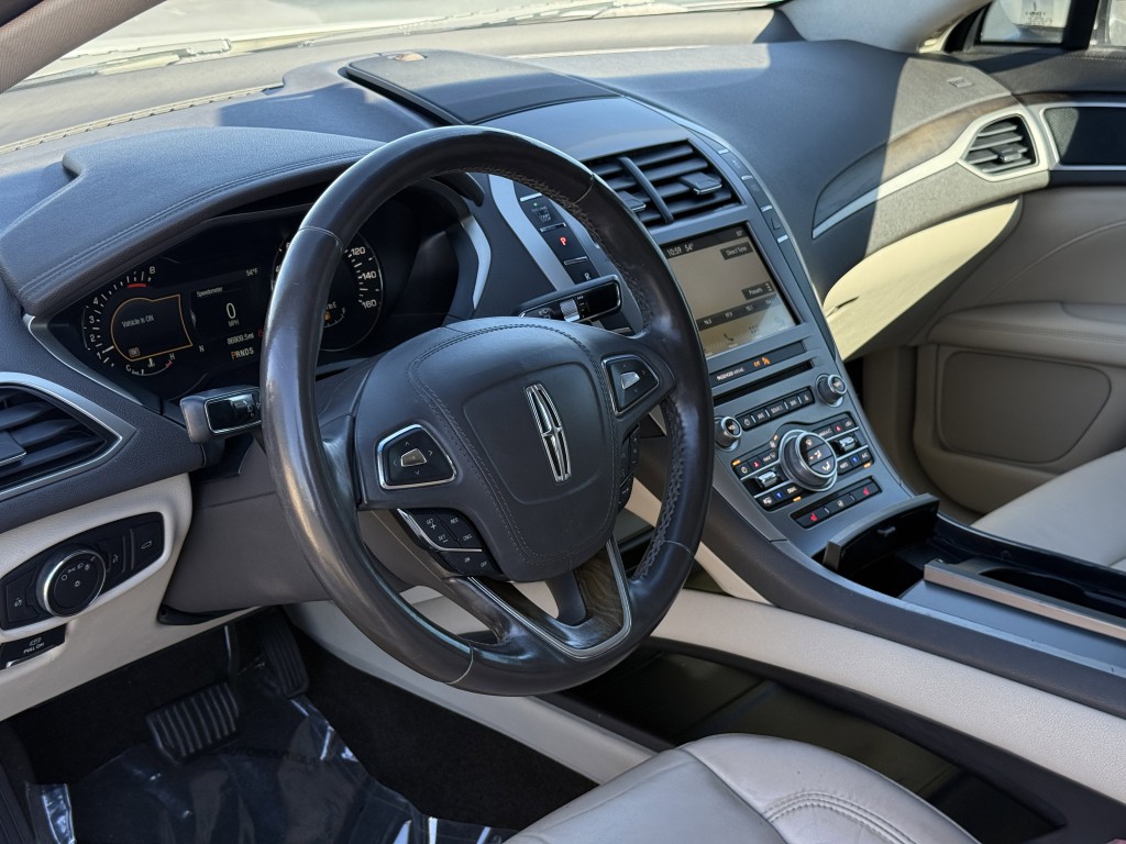 2017 Lincoln MKZ Image 14
