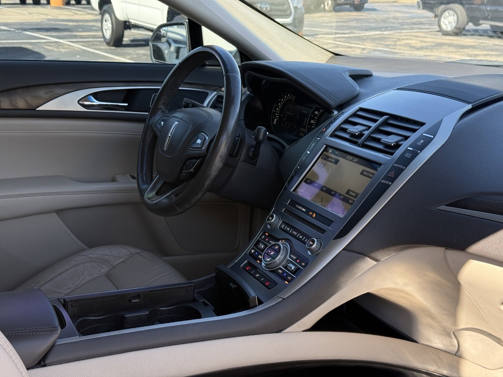 2017 Lincoln MKZ Image 15