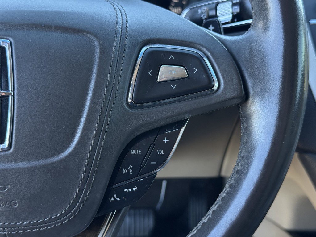 2017 Lincoln MKZ Image 19