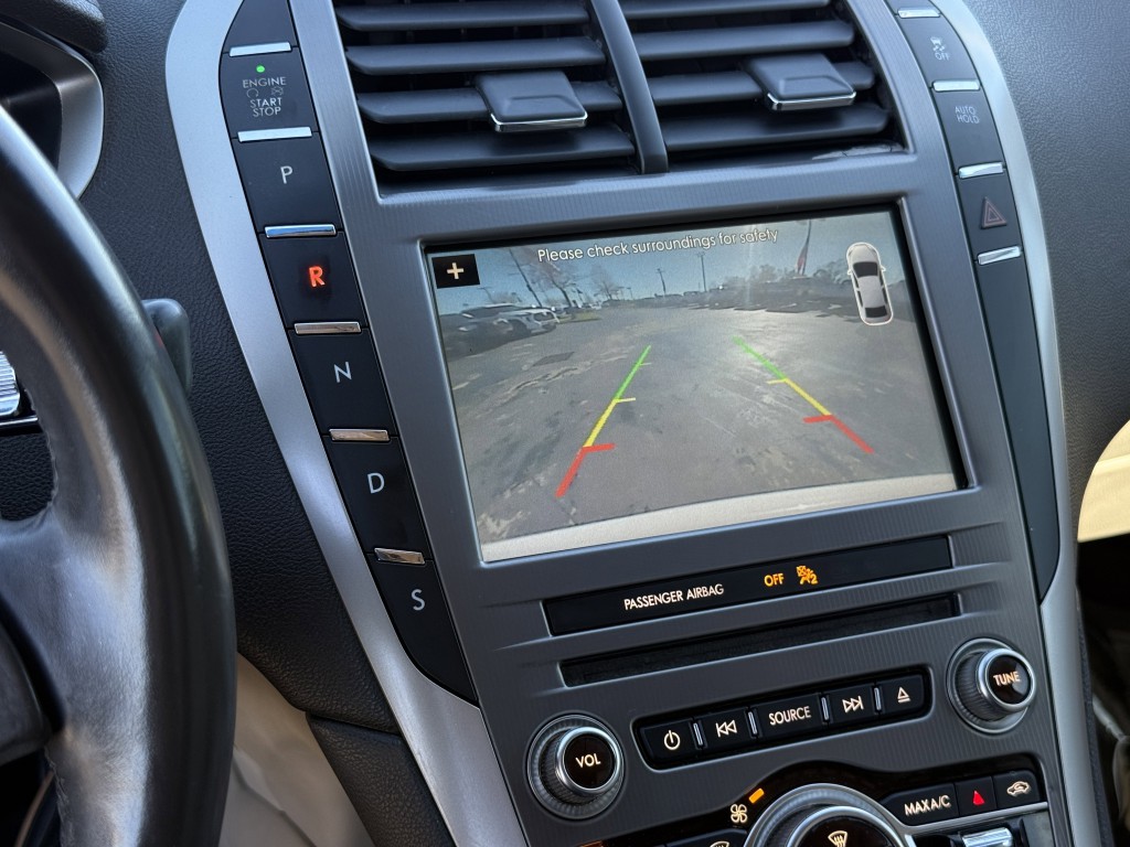 2017 Lincoln MKZ Image 23