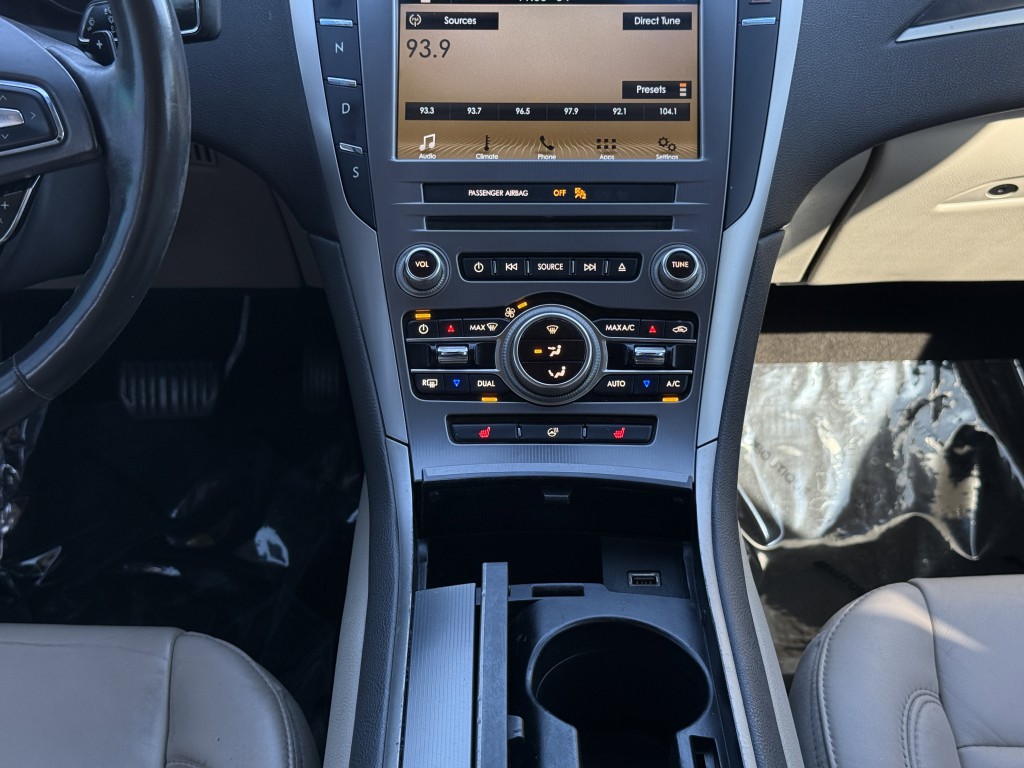 2017 Lincoln MKZ Image 24