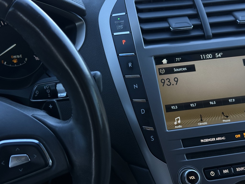 2017 Lincoln MKZ Image 25