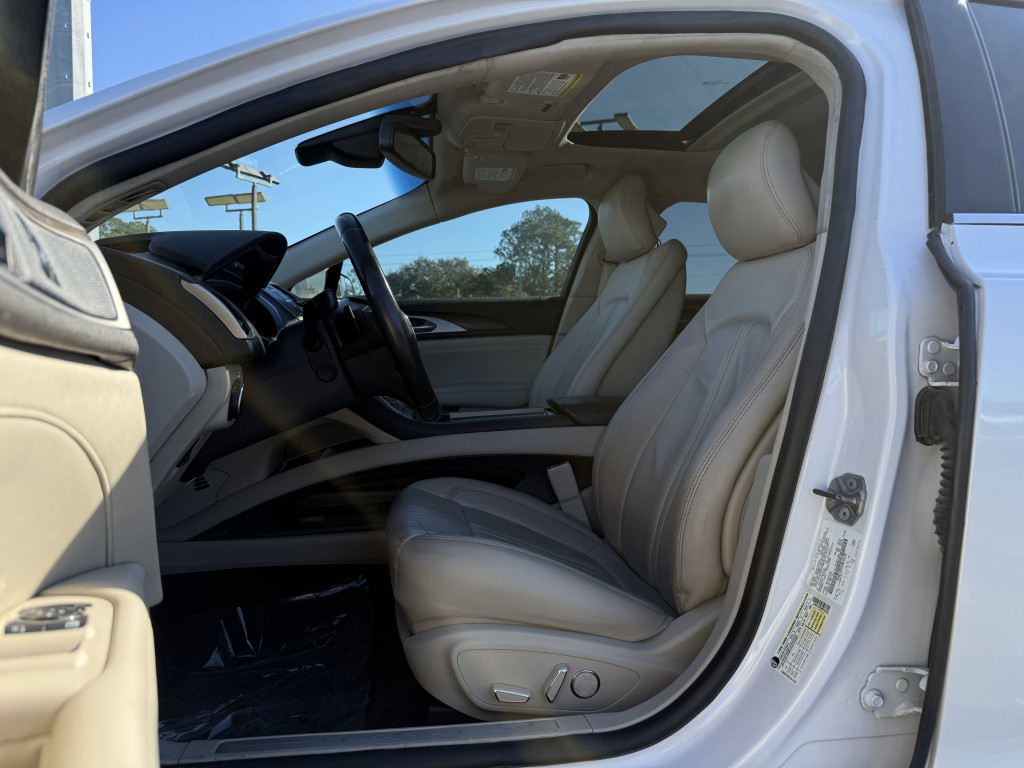 2017 Lincoln MKZ Image 28