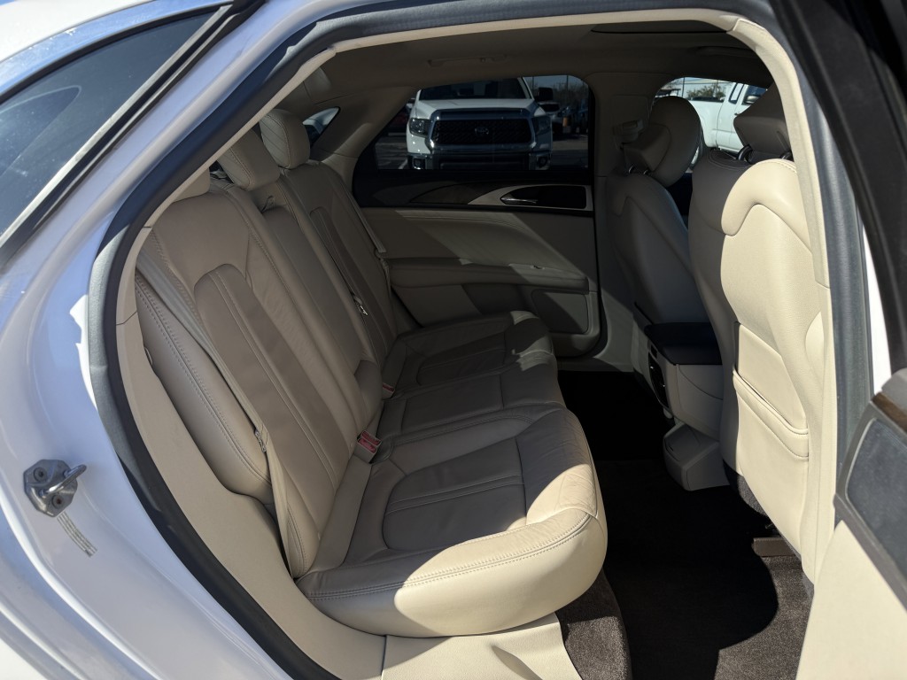 2017 Lincoln MKZ Image 33