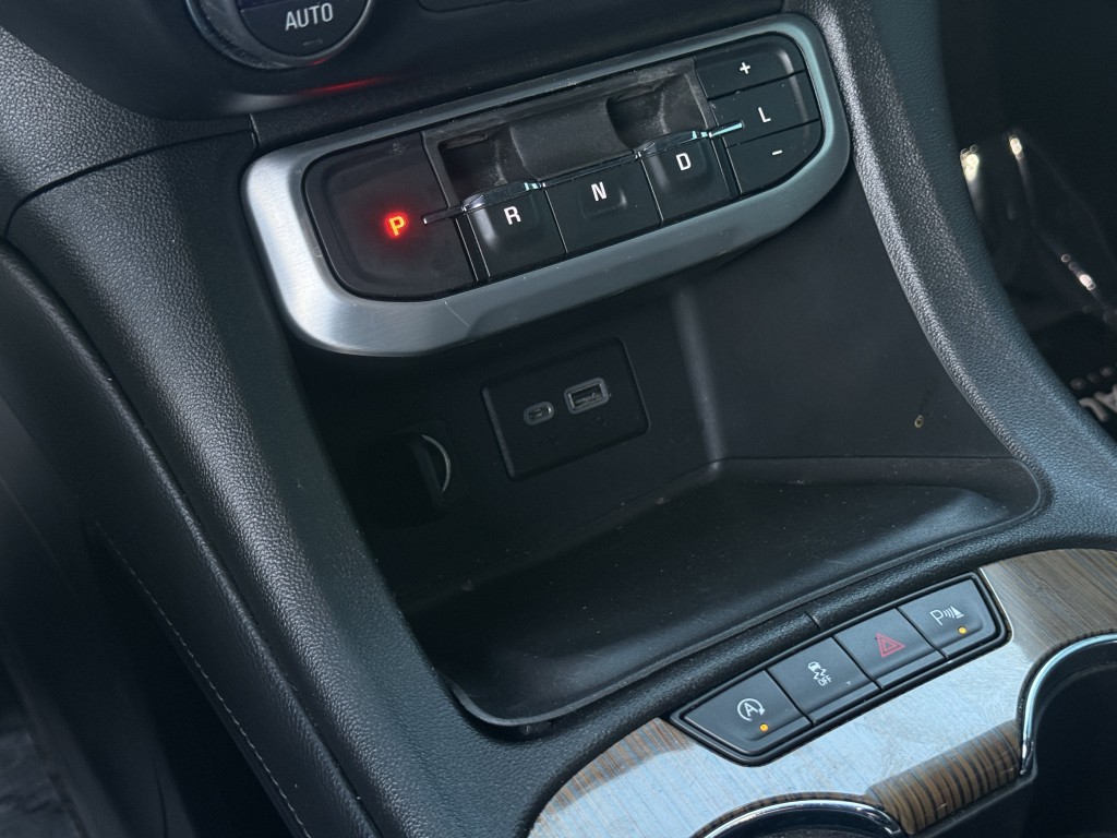 2021 GMC Acadia Image 22