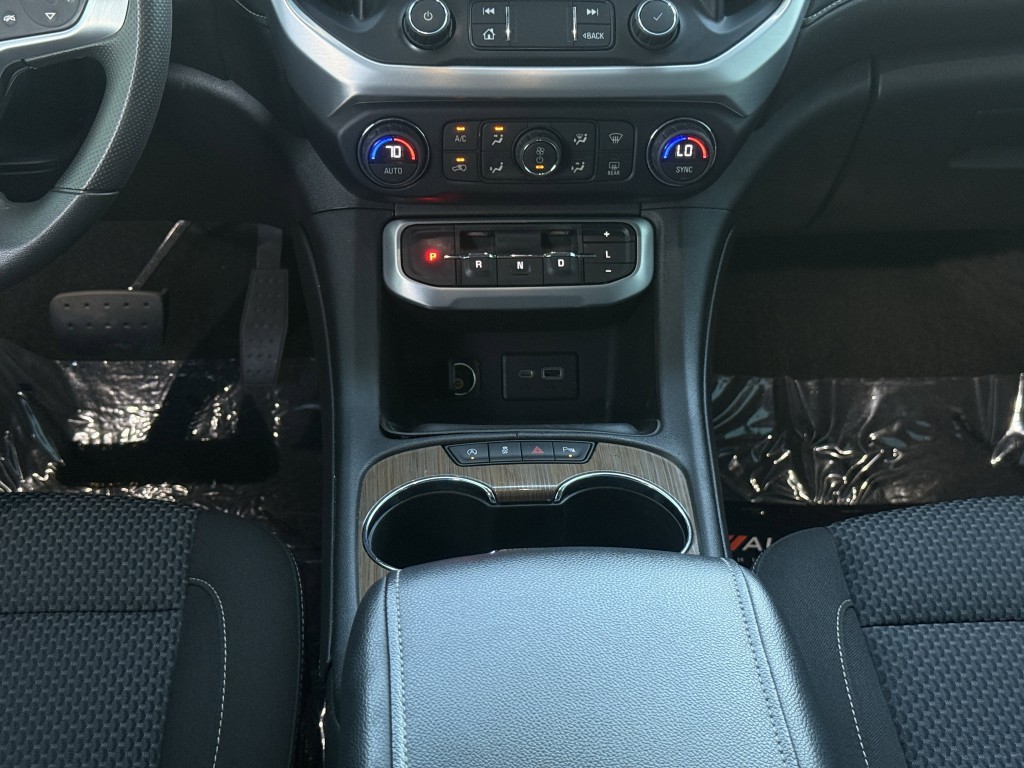 2021 GMC Acadia Image 24