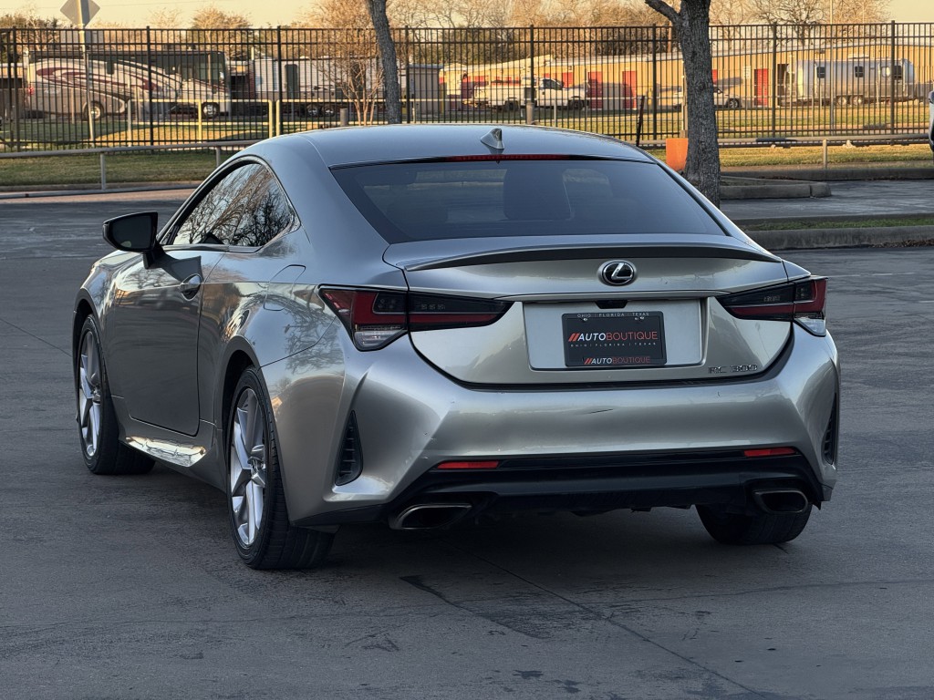 2019 Lexus RC Image 10