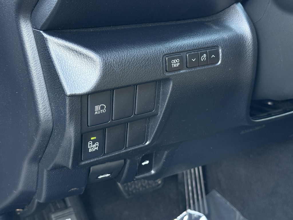 2019 Lexus RC Image 24