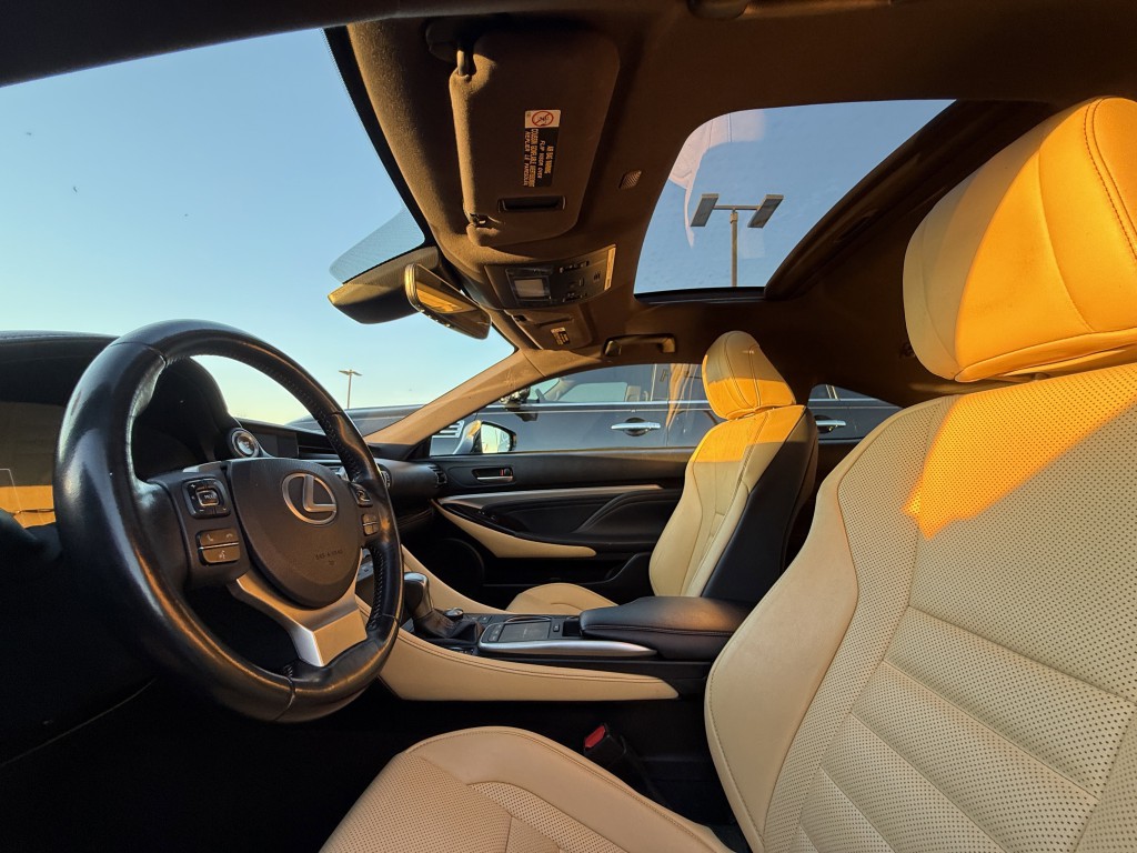 2019 Lexus RC Image 25