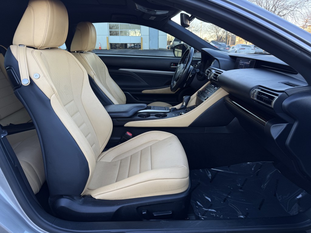 2019 Lexus RC Image 26