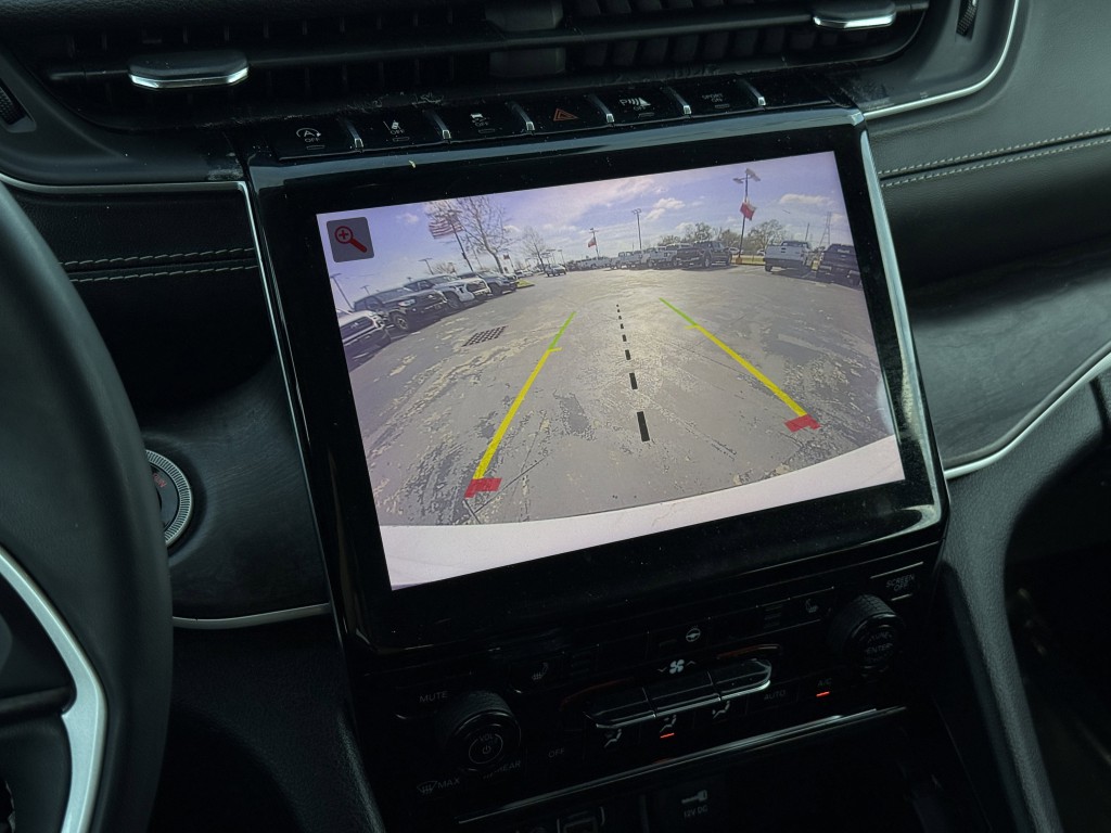 2023 Jeep Grand Cherokee Image 24