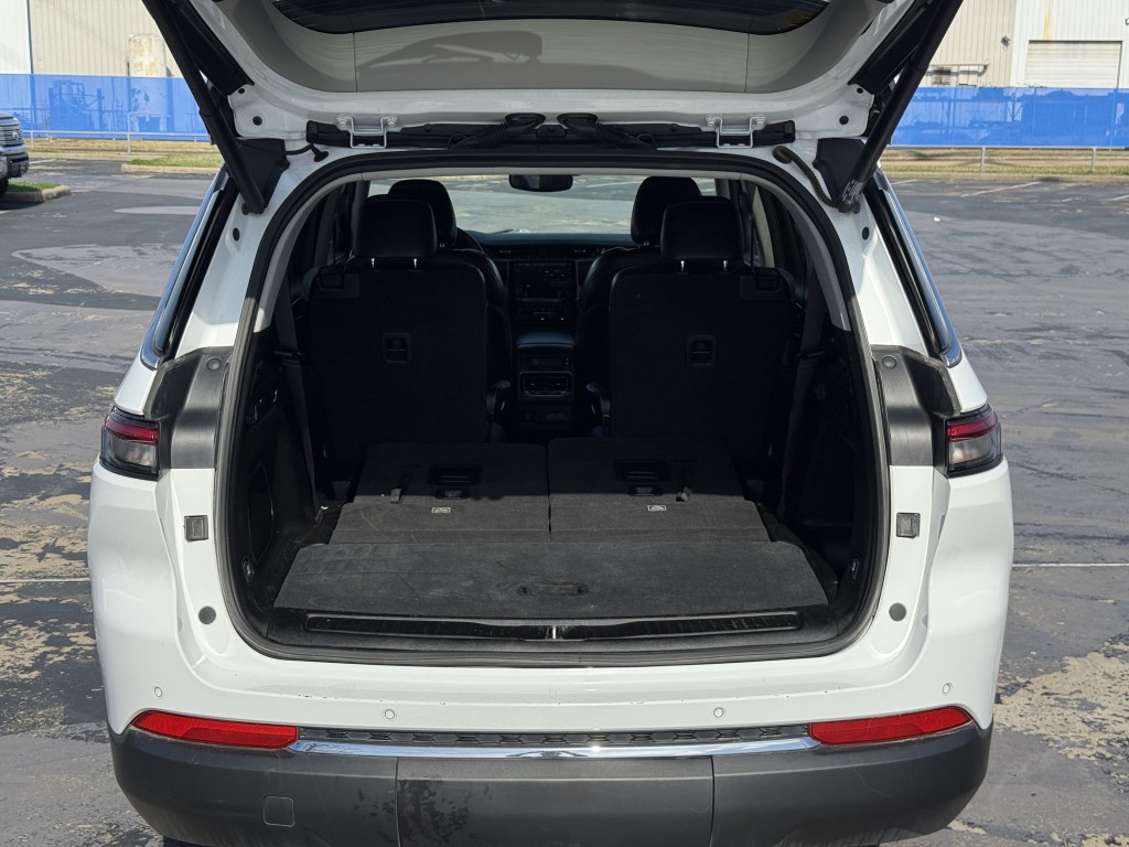 2023 Jeep Grand Cherokee Image 40