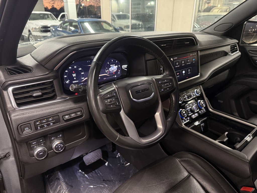 2023 GMC Yukon Image 12