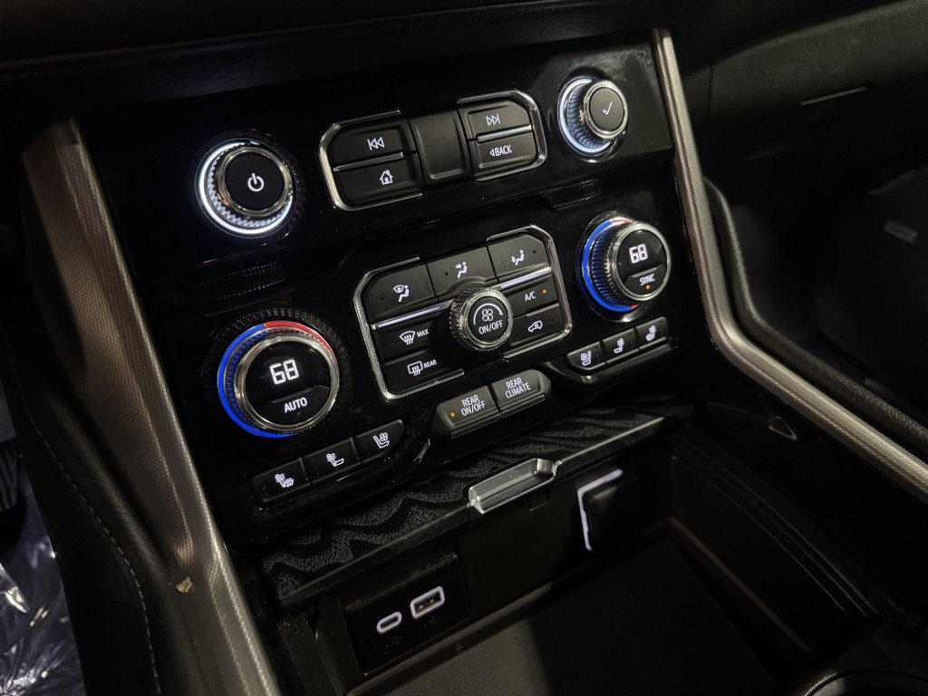 2023 GMC Yukon Image 20