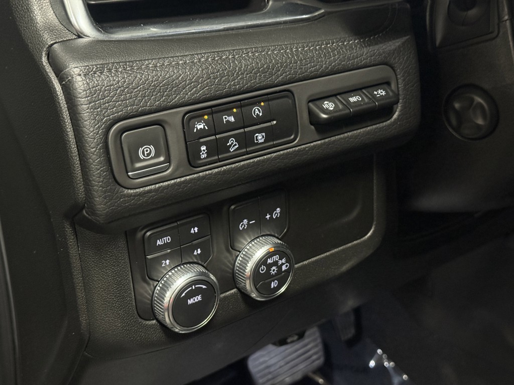 2023 GMC Yukon Image 25