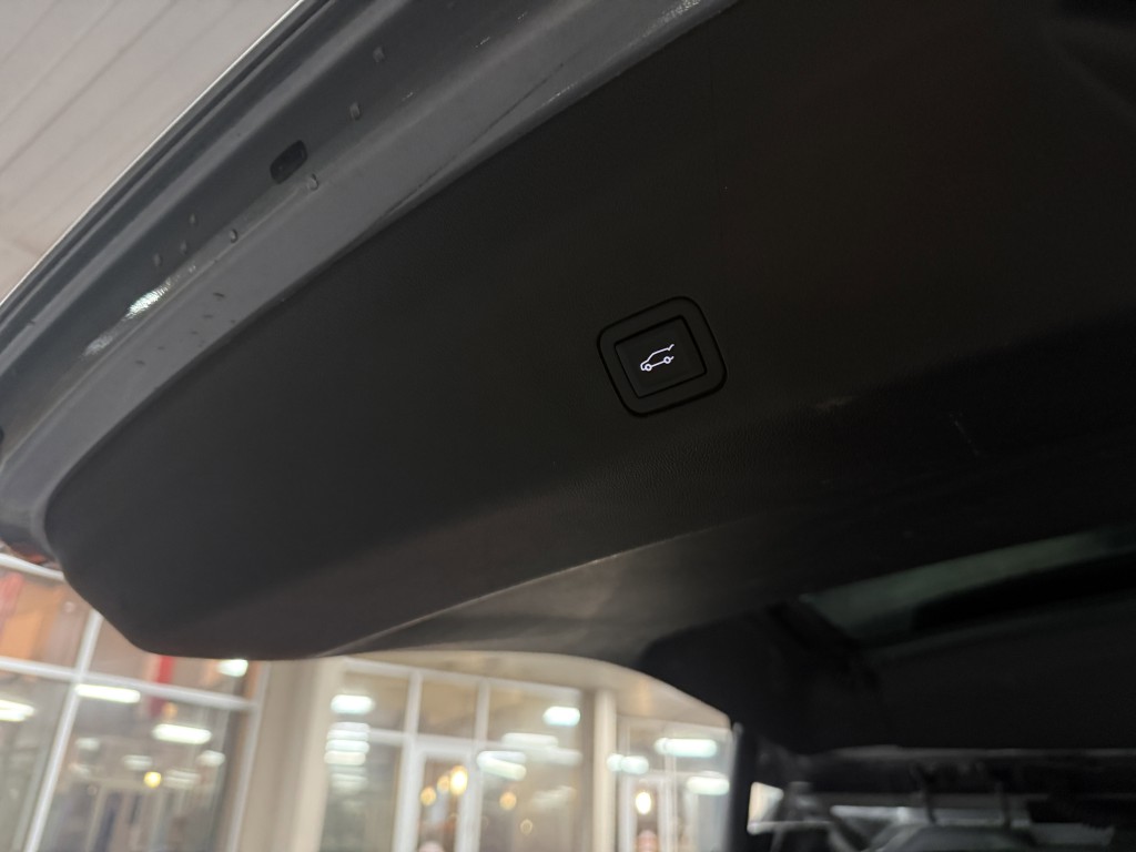 2023 GMC Yukon Image 36