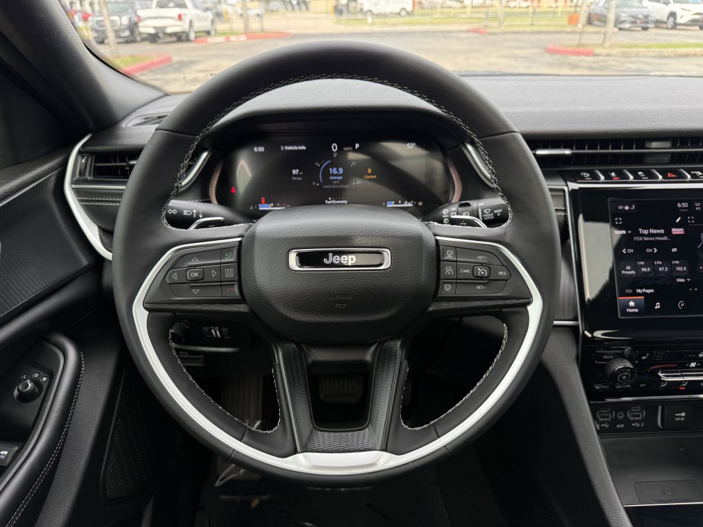 2025 Jeep Grand Cherokee Image 16