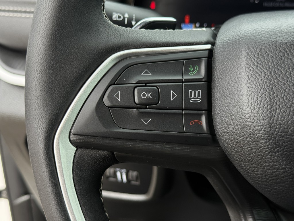 2025 Jeep Grand Cherokee Image 17