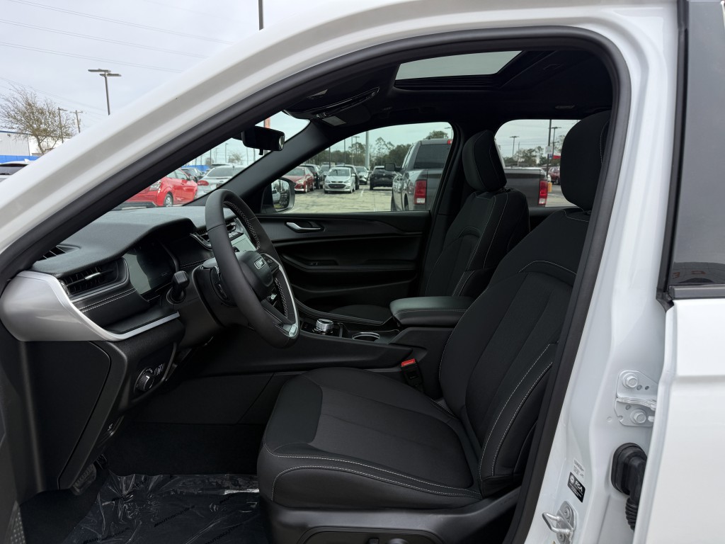 2025 Jeep Grand Cherokee Image 27